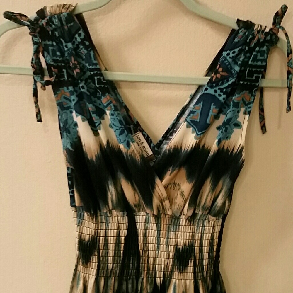 Jon and Anna Maxi Dress Size Medium